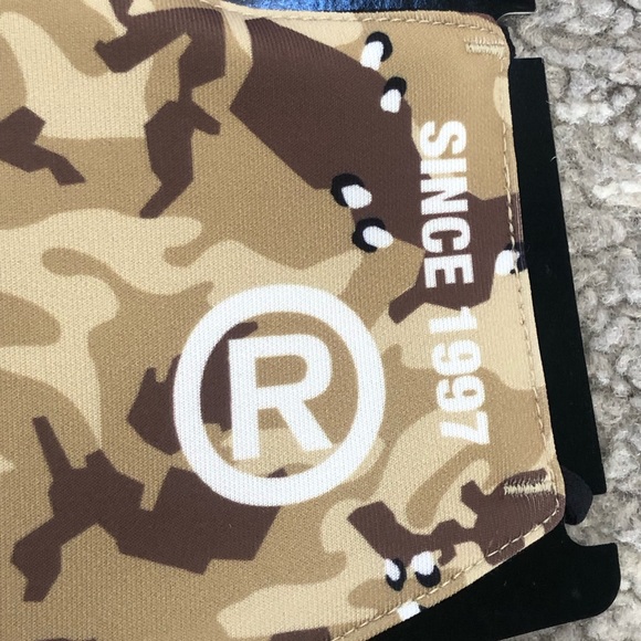 🤎New🤎 A BATHING APE Desert Camo Mask - Picture 7 of 8